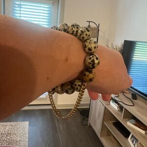 💰Tan and black beaded bracelet with gold chain